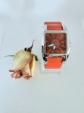 RARE “Louis Arden” Patent Orange Vintage Women’s Watch - Like New! 🧡